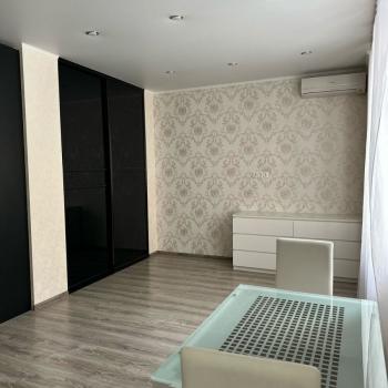 Продается 1-комнатная квартира, 40 м²