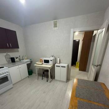 Сдается 1-комнатная квартира, 38 м²