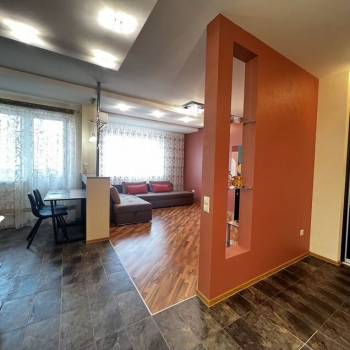 Сдается 1-комнатная квартира, 50 м²