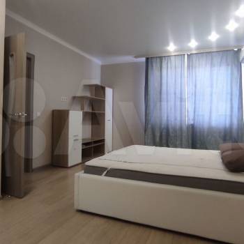 Сдается 1-комнатная квартира, 42 м²