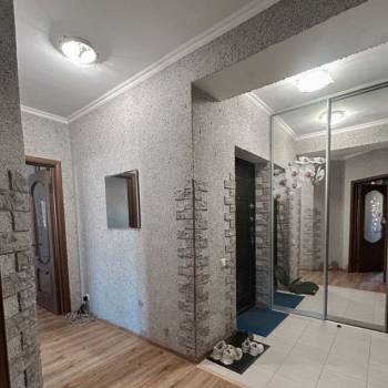 Сдается 2-х комнатная квартира, 60 м²