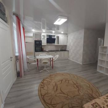 Продается 1-комнатная квартира, 43 м²