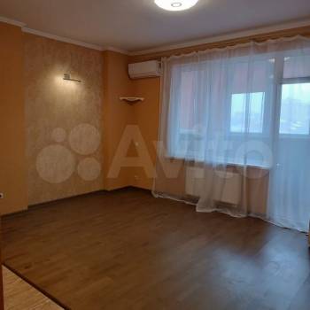 Продается 1-комнатная квартира, 35 м²