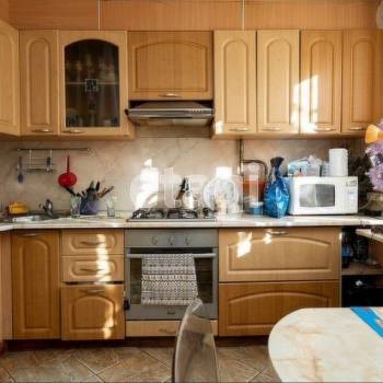 Продается Многокомнатная квартира, 82 м²