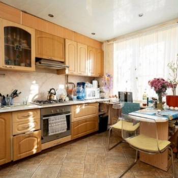 Продается Многокомнатная квартира, 82 м²