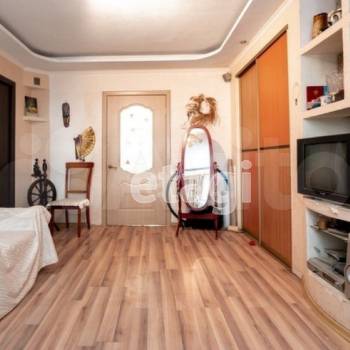 Продается Многокомнатная квартира, 82 м²