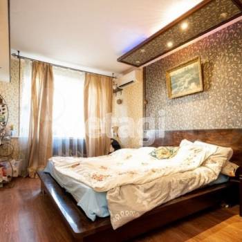 Продается Многокомнатная квартира, 82 м²