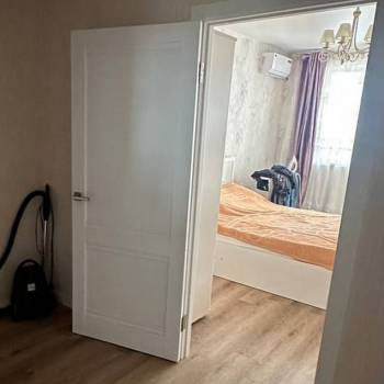 Продается 1-комнатная квартира, 54 м²