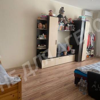 Продается 1-комнатная квартира, 46 м²