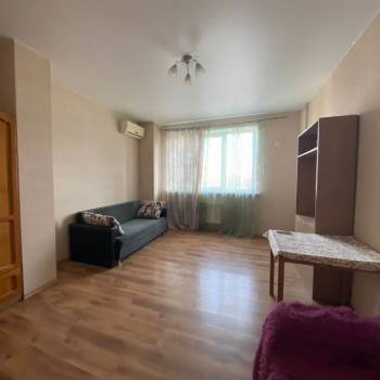 Сдается 1-комнатная квартира, 42 м²