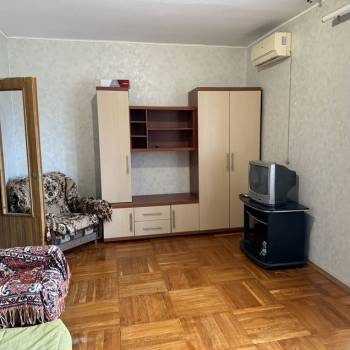 Сдается 1-комнатная квартира, 42 м²