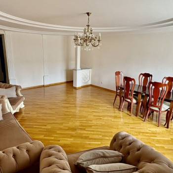 Продается Многокомнатная квартира, 150,3 м²