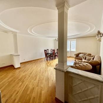 Продается Многокомнатная квартира, 150,3 м²