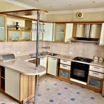 Продается Многокомнатная квартира, 150,3 м²