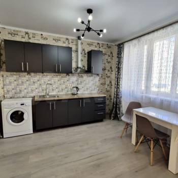 Продается 1-комнатная квартира, 35 м²