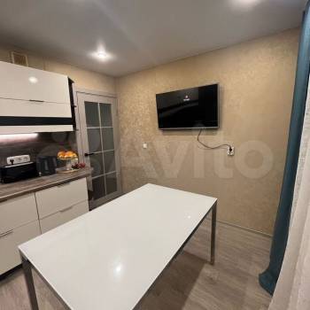 Продается 1-комнатная квартира, 40 м²