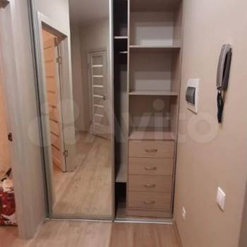 Продается 1-комнатная квартира, 35 м²