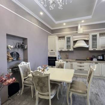 Продается 1-комнатная квартира, 60 м²