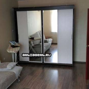 Продается 1-комнатная квартира, 39 м²