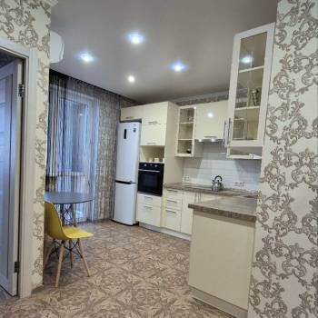 Сдается 1-комнатная квартира, 40 м²