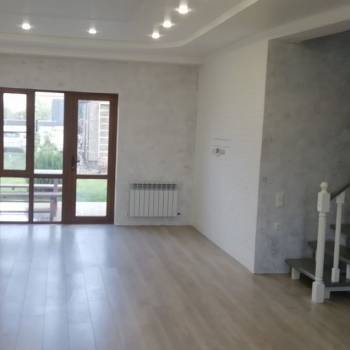 Продается Дом, 194 м²