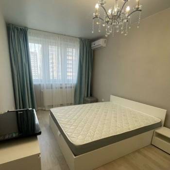 Продается 1-комнатная квартира, 37 м²