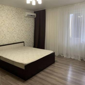 Сдается 1-комнатная квартира, 42 м²