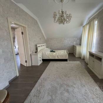 Продается Дом, 180 м²