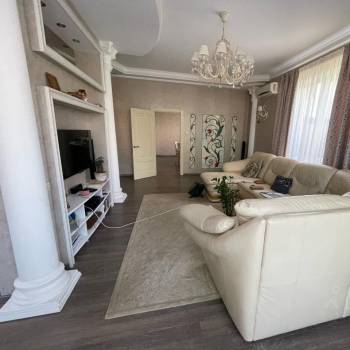 Продается Дом, 180 м²