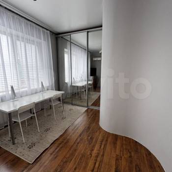 Продается Многокомнатная квартира, 140 м²