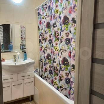 Продается 1-комнатная квартира, 35 м²