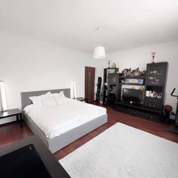 Продается 1-комнатная квартира, 40 м²