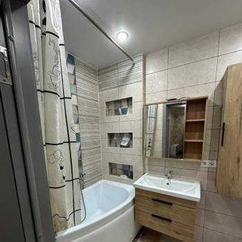 Продается 1-комнатная квартира, 45 м²