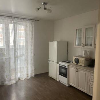 Продается 1-комнатная квартира, 42,5 м²