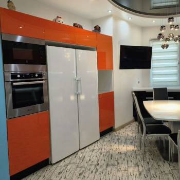 Продается 2-х комнатная квартира, 94 м²