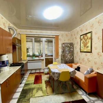 Продается 3-х комнатная квартира, 104 м²