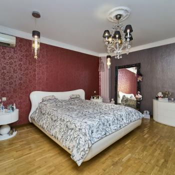 Продается Многокомнатная квартира, 130 м²