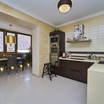 Продается Многокомнатная квартира, 130 м²