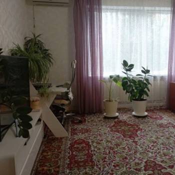 Продается 1-комнатная квартира, 49 м²