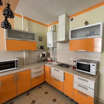 Продается 1-комнатная квартира, 55 м²