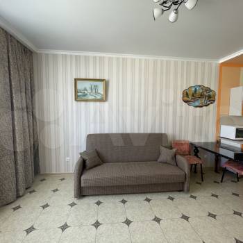 Продается 1-комнатная квартира, 55 м²