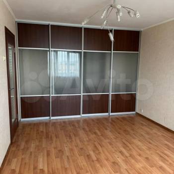 Продается 1-комнатная квартира, 40 м²