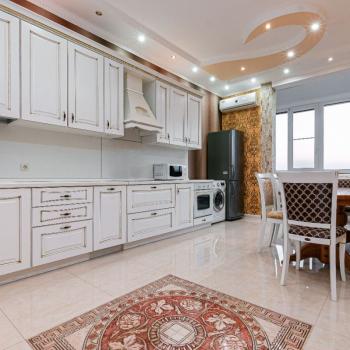 Сдается Многокомнатная квартира, 130 м²