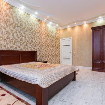 Сдается Многокомнатная квартира, 130 м²