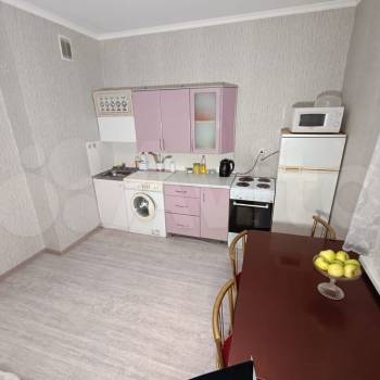 Продается 1-комнатная квартира, 40 м²