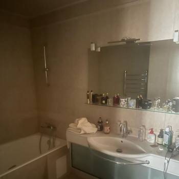 Продается Многокомнатная квартира, 180 м²