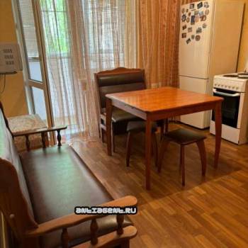 Сдается 1-комнатная квартира, 40 м²