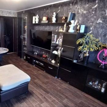 Продается Многокомнатная квартира, 80 м²