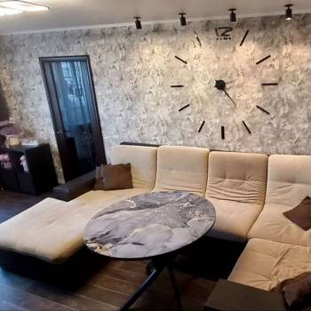 Продается Многокомнатная квартира, 80 м²