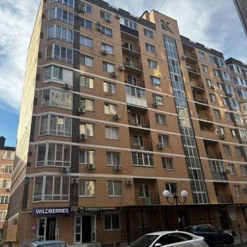 Продается 1-комнатная квартира, 46 м²